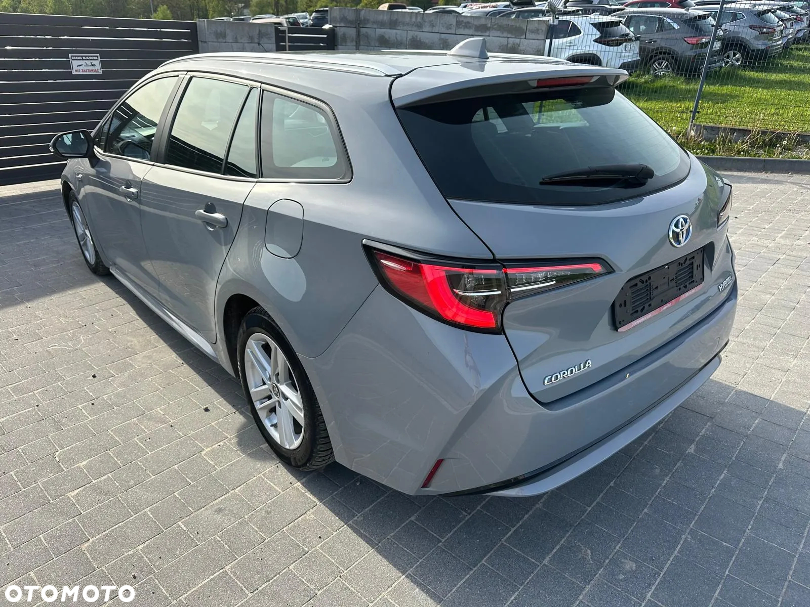 Toyota Corolla 1.8 Hybrid - 6