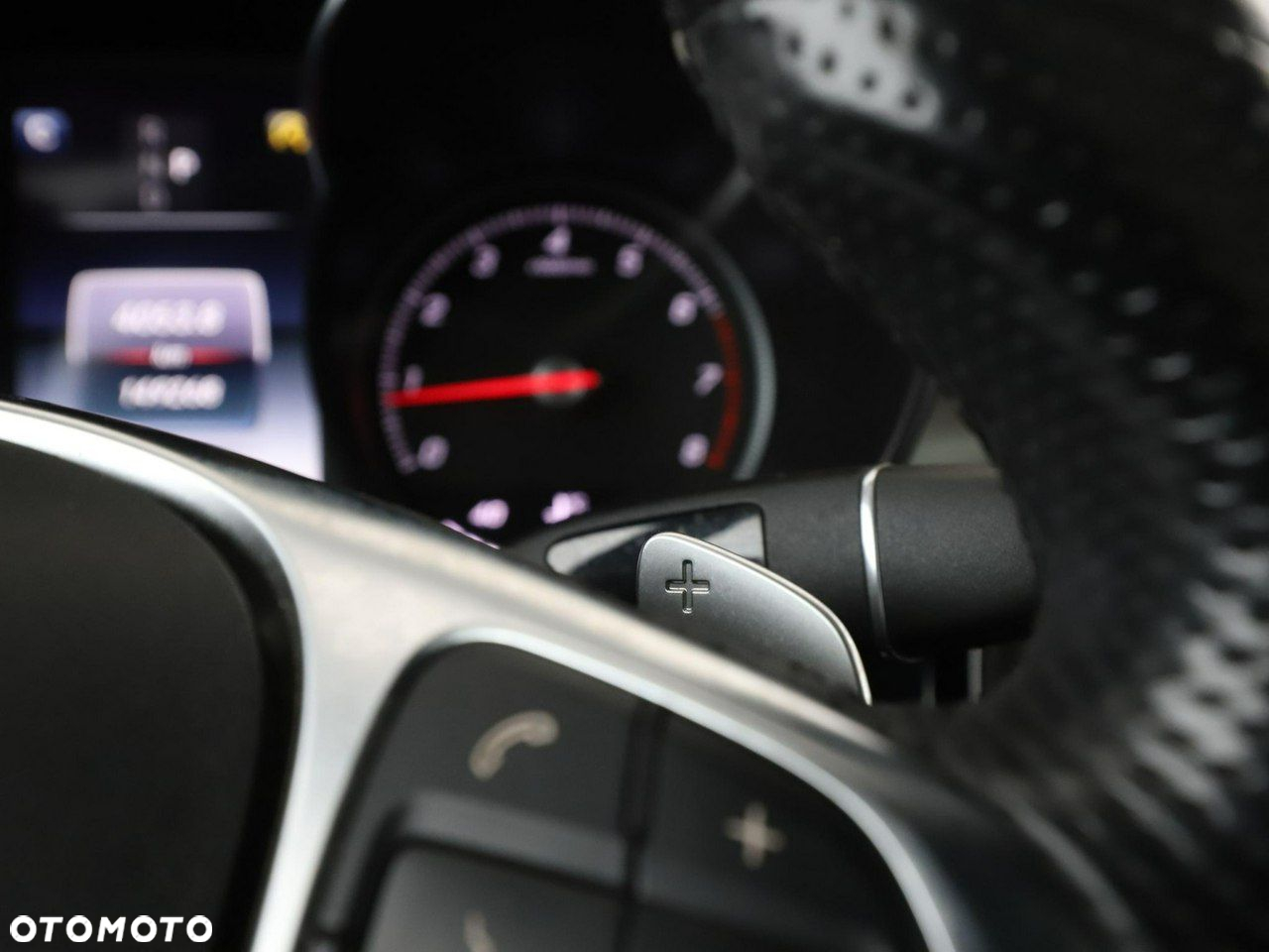 Mercedes-Benz GLC 300 4Matic 9G-TRONIC AMG Line - 32