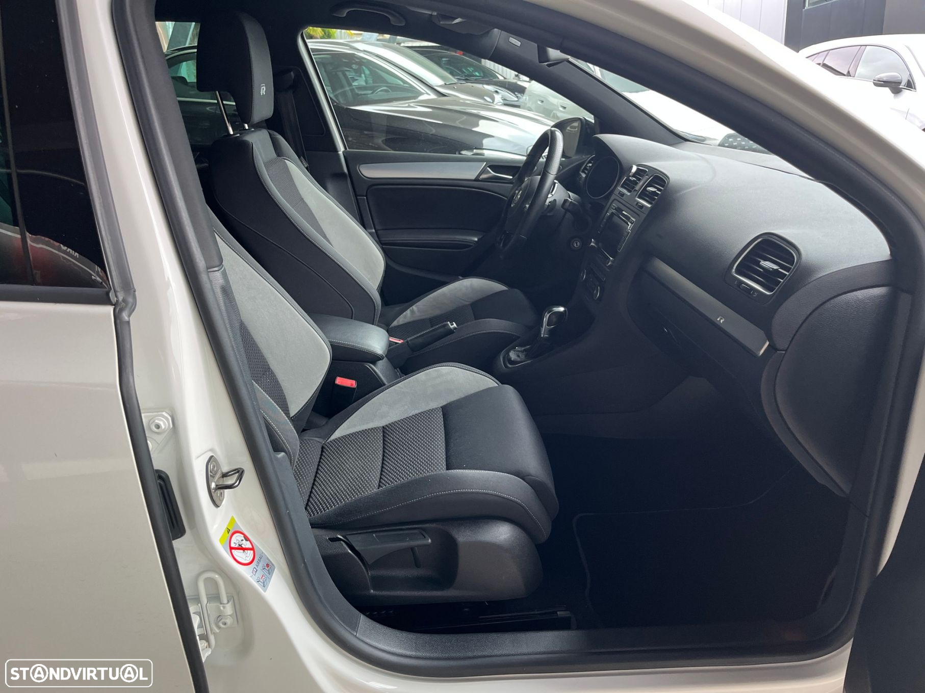 VW Golf 2.0 R DSG - 46