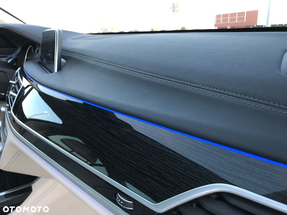BMW Seria 7 730d - 33