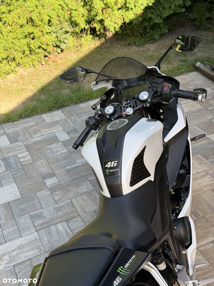 Yamaha YZF - 11
