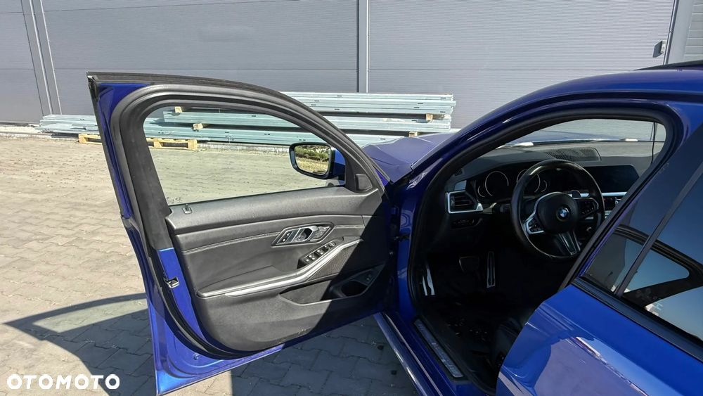 BMW Seria 3 330i xDrive M Sport - 12