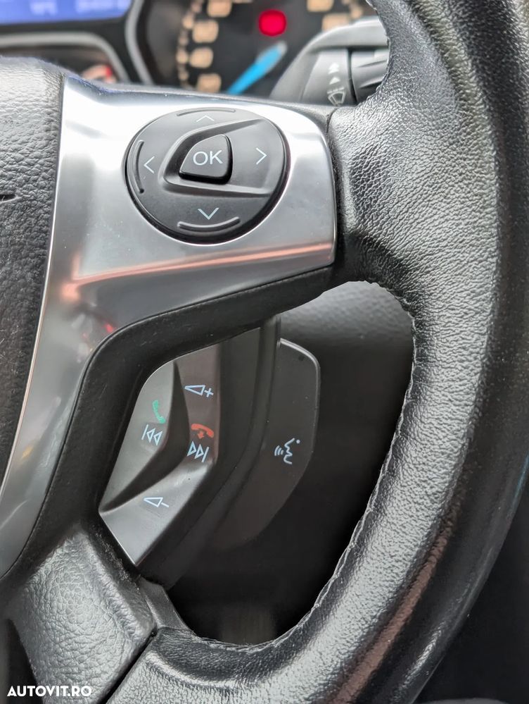 FORD Focus 2012 — imagine 23