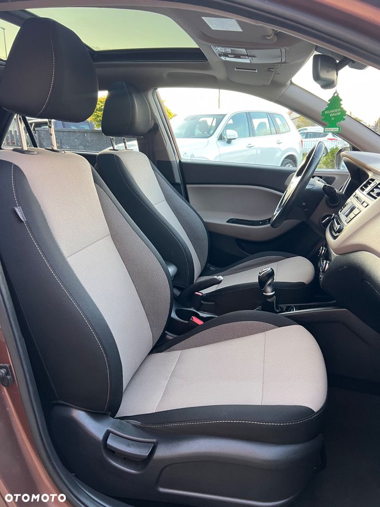 Hyundai i20 1.1 CRDi YES Gold - 13