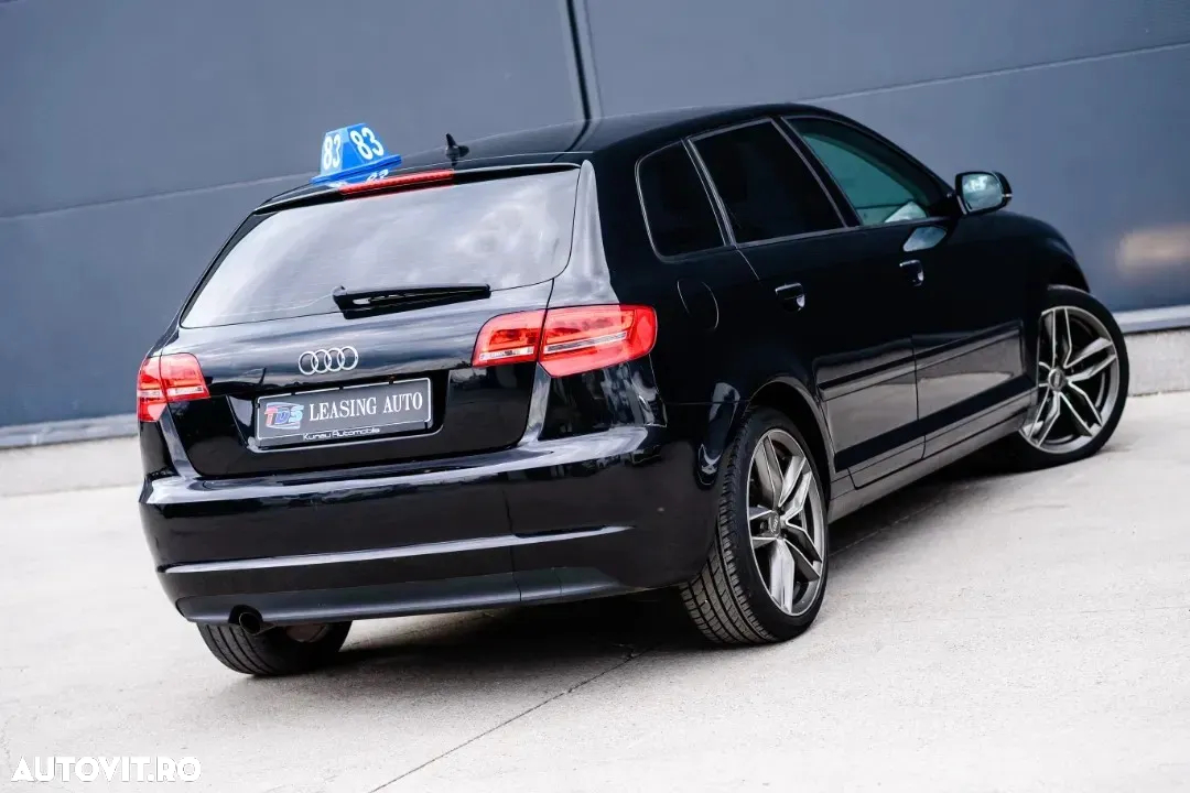 Audi A3 1.6 TDI Sportback DPF S tronic S line Sportpaket - 8