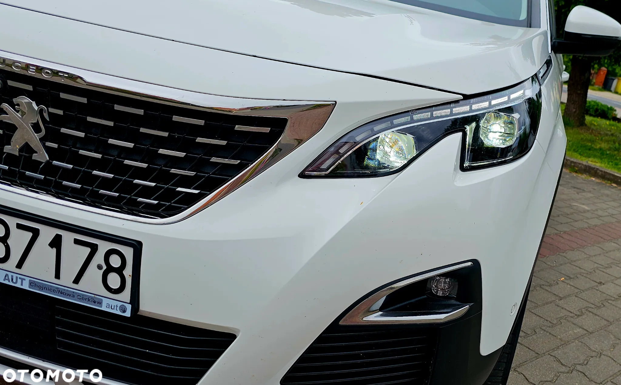 Peugeot 3008 BlueHDi 130 Stop & Start EAT8 Allure - 4