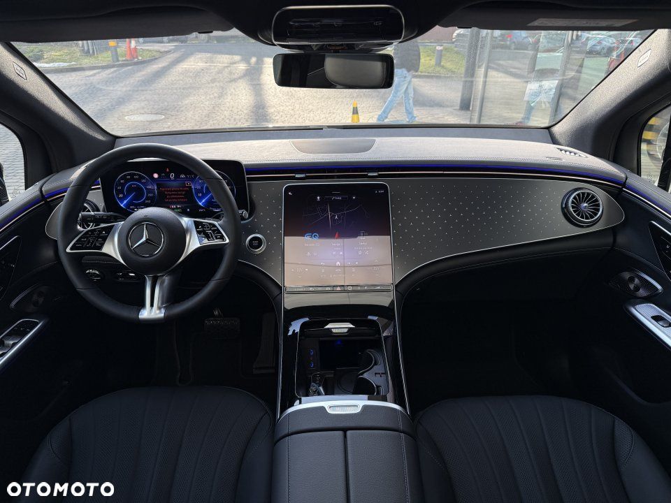 Mercedes-Benz EQE - 11