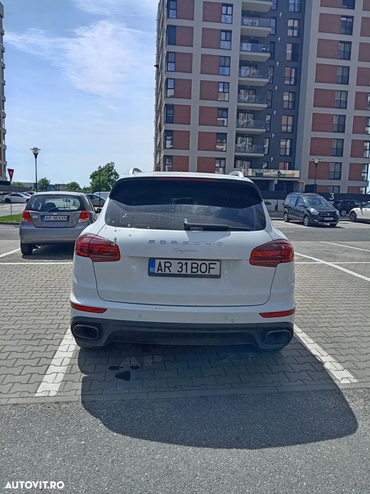 Porsche Cayenne - 5