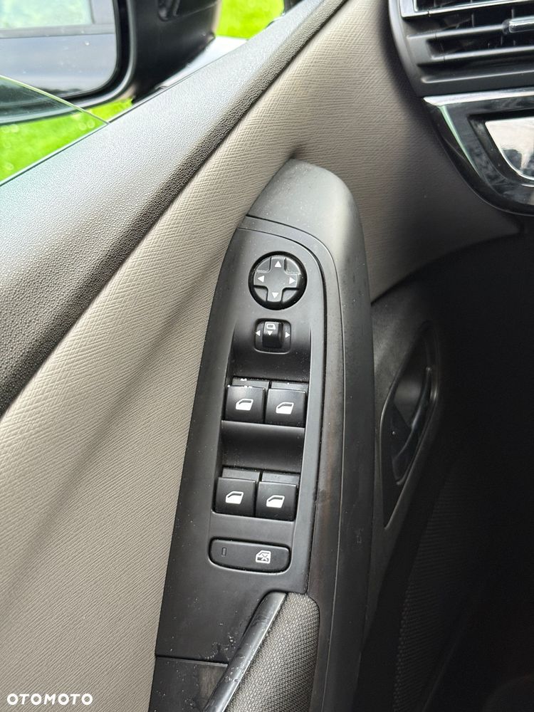 Citroën C4 Picasso VTi 120 Attraction - 16