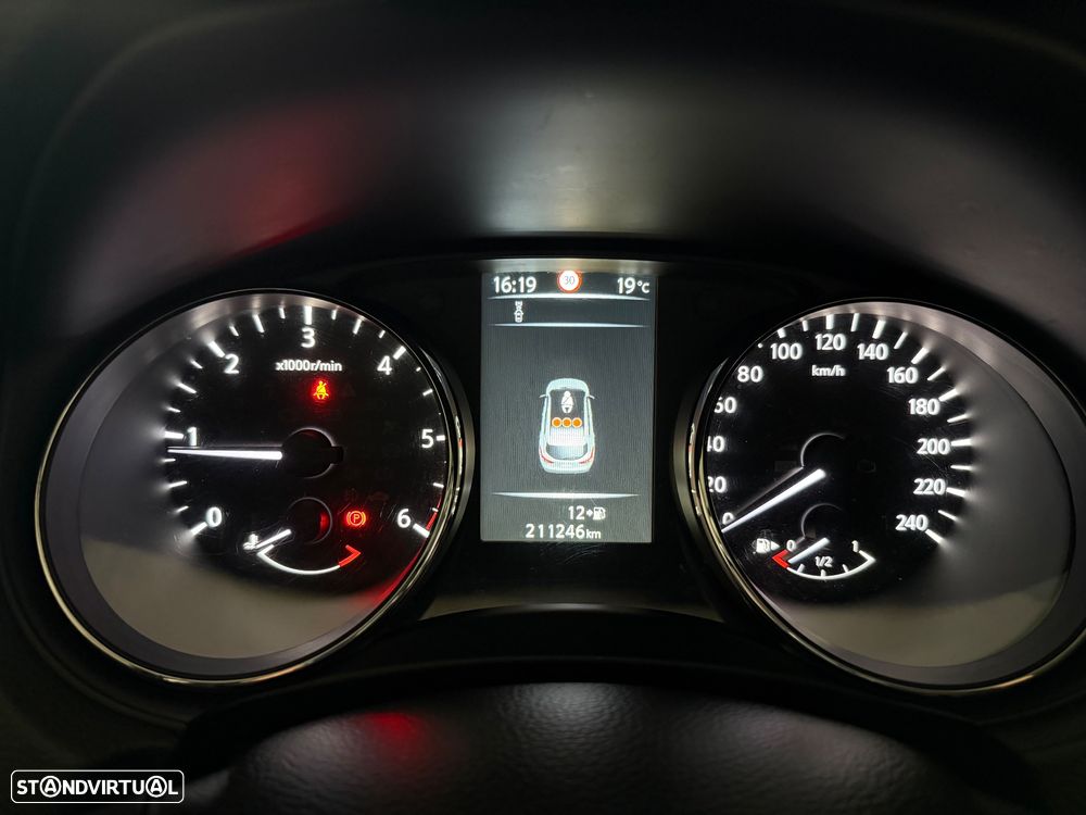 Nissan Qashqai 1.5 dCi N-Connecta 18 - 15