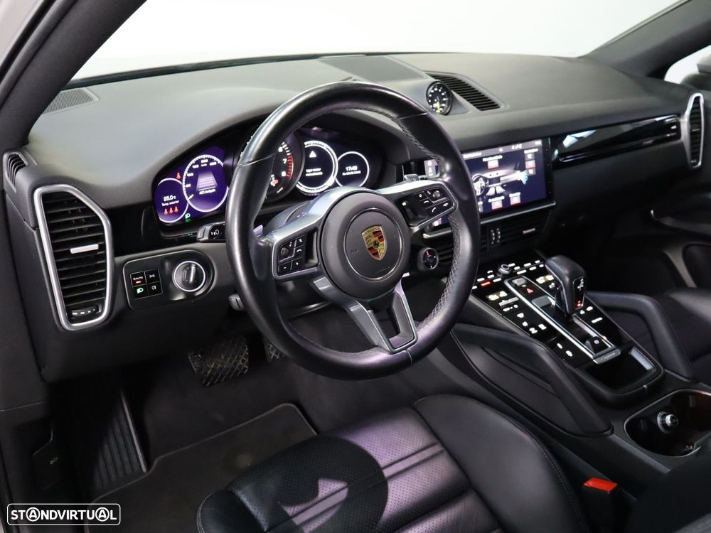 Porsche Cayenne Coupé E-Hybrid - 10