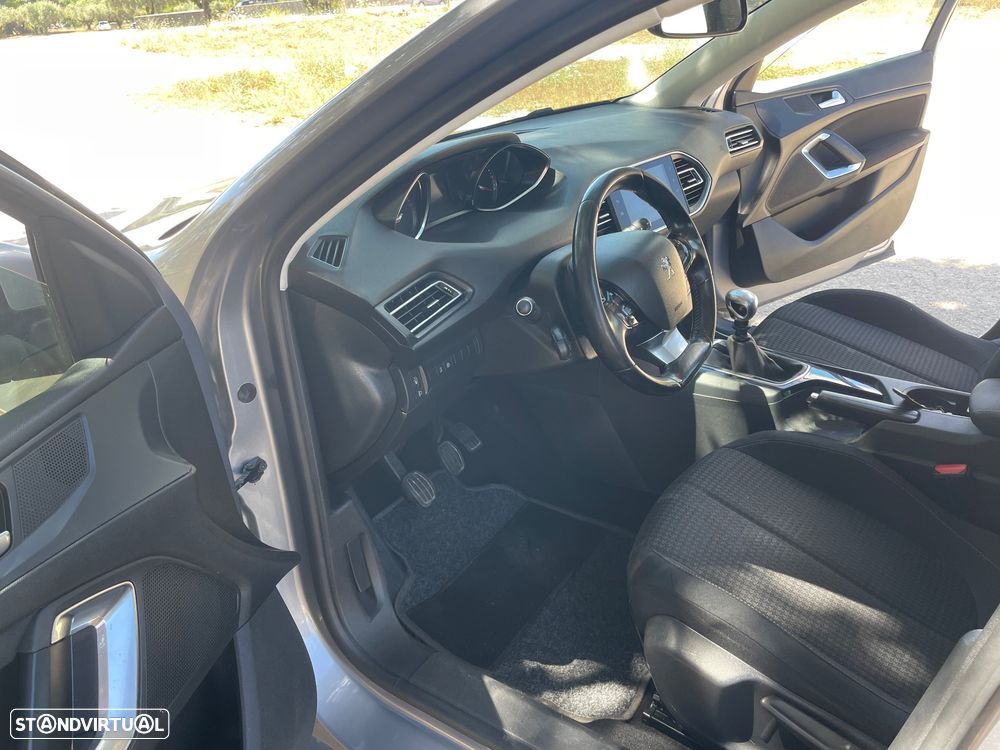 Peugeot 308 SW BlueHDi 120 Stop & Start Style - 31