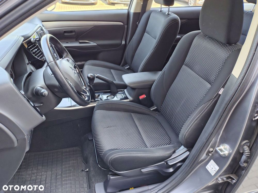 Mitsubishi Outlander 2.0 City Style 2WD - 18