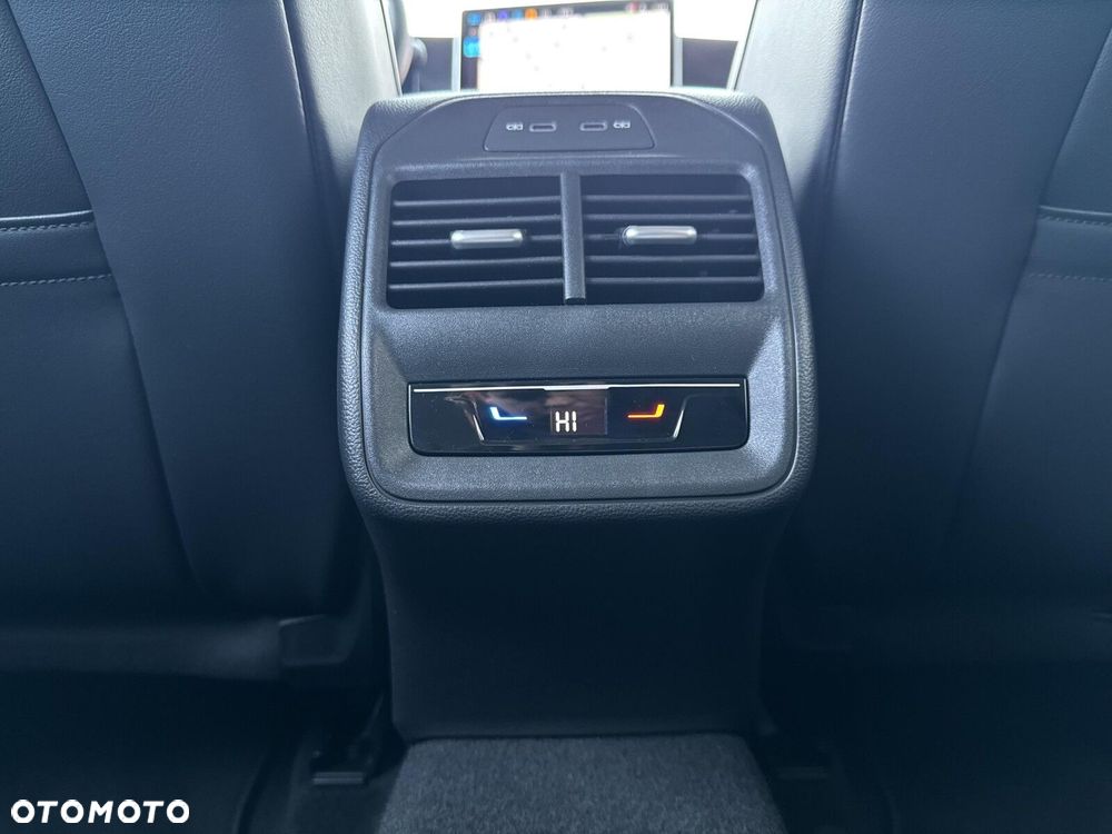 Volkswagen Passat - 17