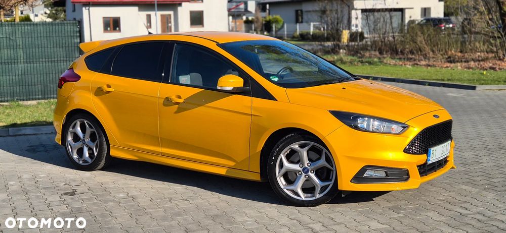 Ford Focus 2.0 EcoBoost ST mit Leder-Exclusiv-Paket - 31