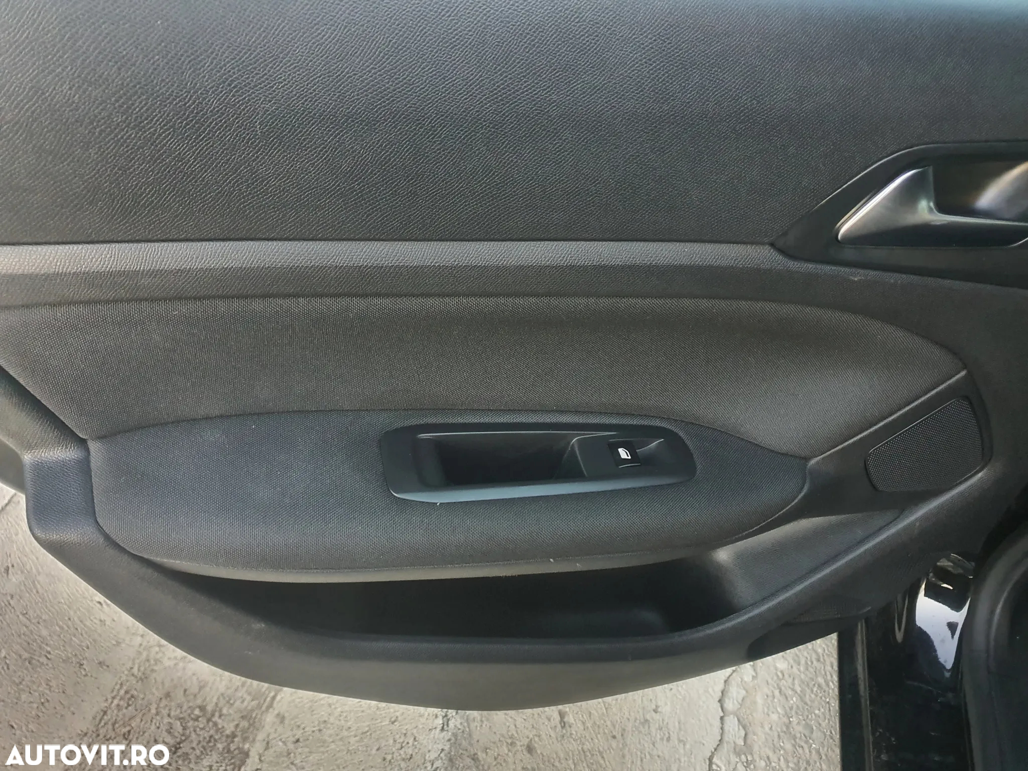 Peugeot 308 1.2 L PureTech Turbo Access - 15