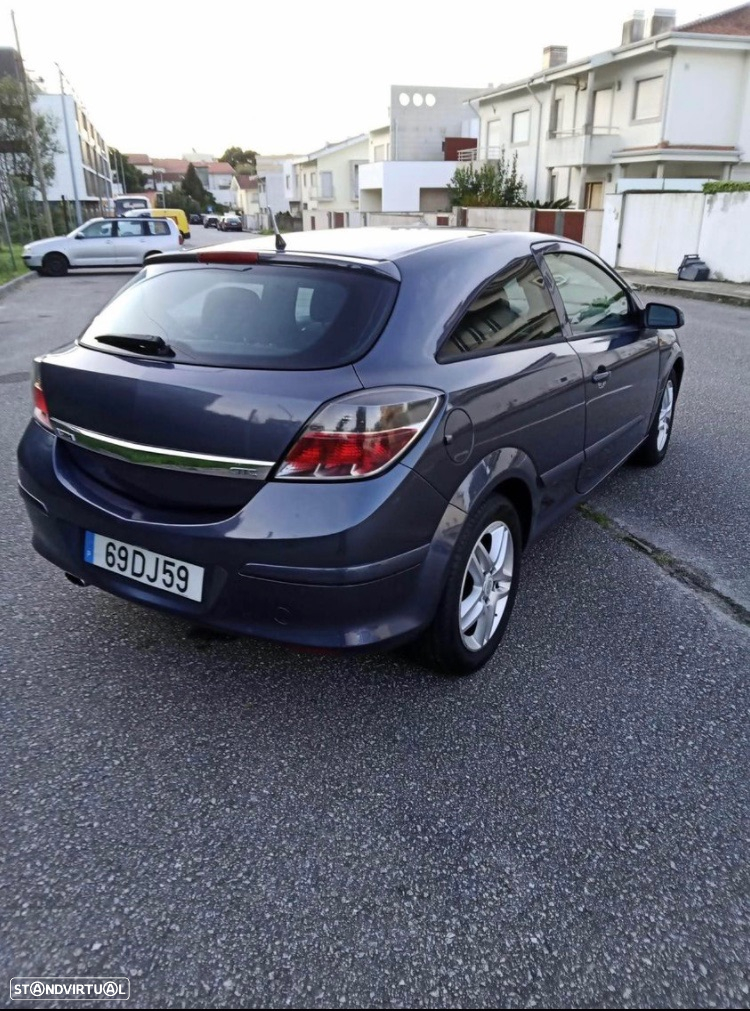 Opel Astra GTC 1.3 CDTi - 4