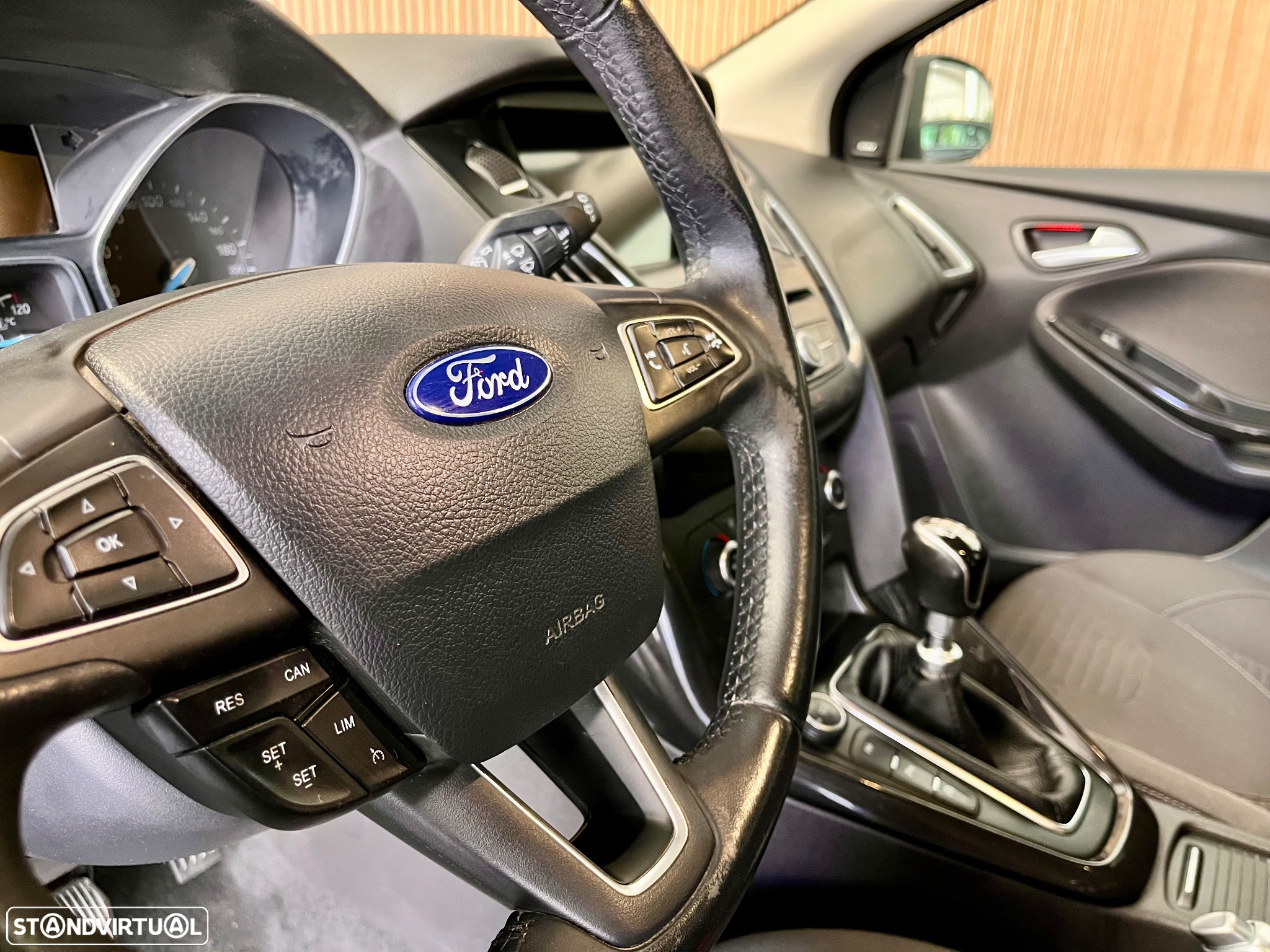 Ford Focus SW 1.0 EcoBoost Titanium - 10