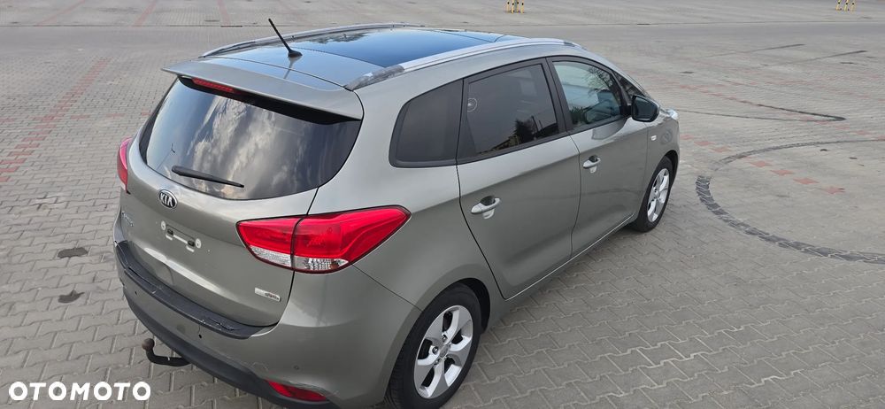 Kia Carens 1.7 CRDi 115 Dream-Team Edition - 10