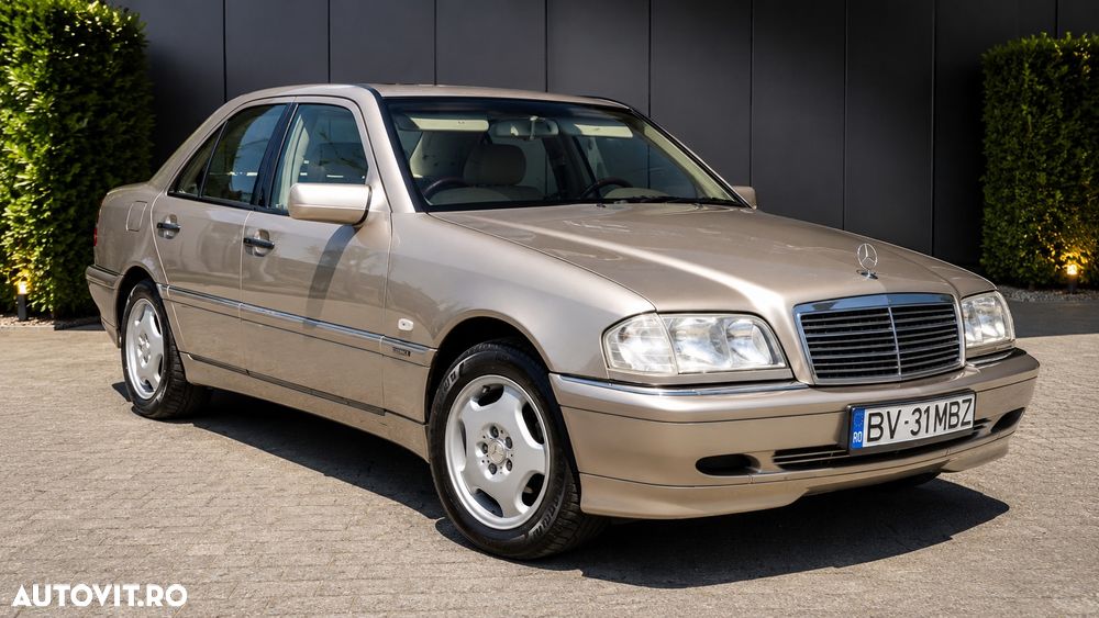 Mercedes-Benz C - 4