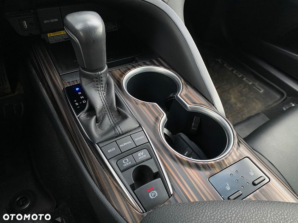Toyota Camry 2.5 Hybrid Executive CVT - 19