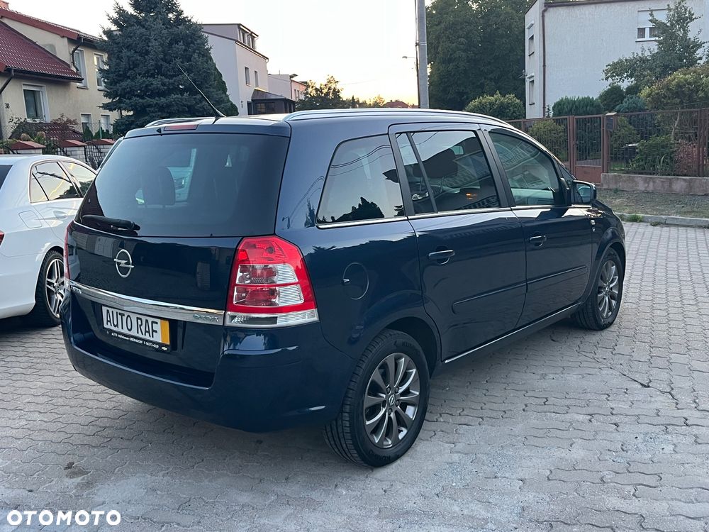 Opel Zafira - 12
