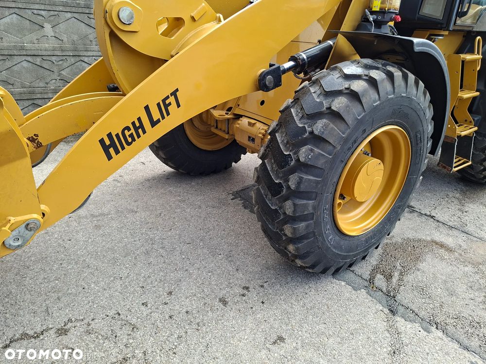 Caterpillar CAT 914 M - 24