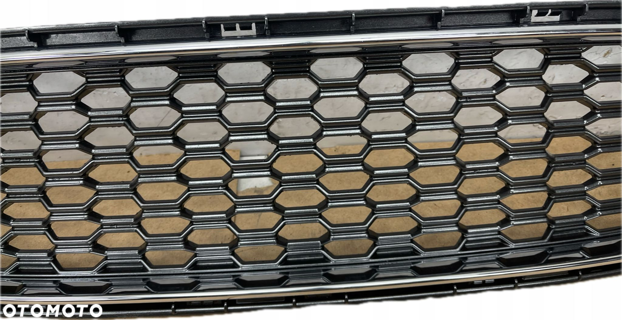 FORD S-MAX MK2 VIGNALE GRILL ATRAPA GM2B-8200-VBW - 3
