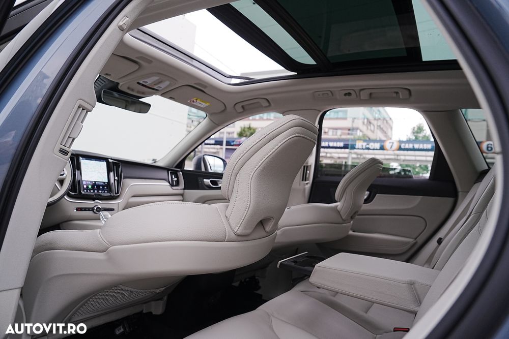 Volvo XC 60 B4 MHEV AT8 AWD Inscription - 17