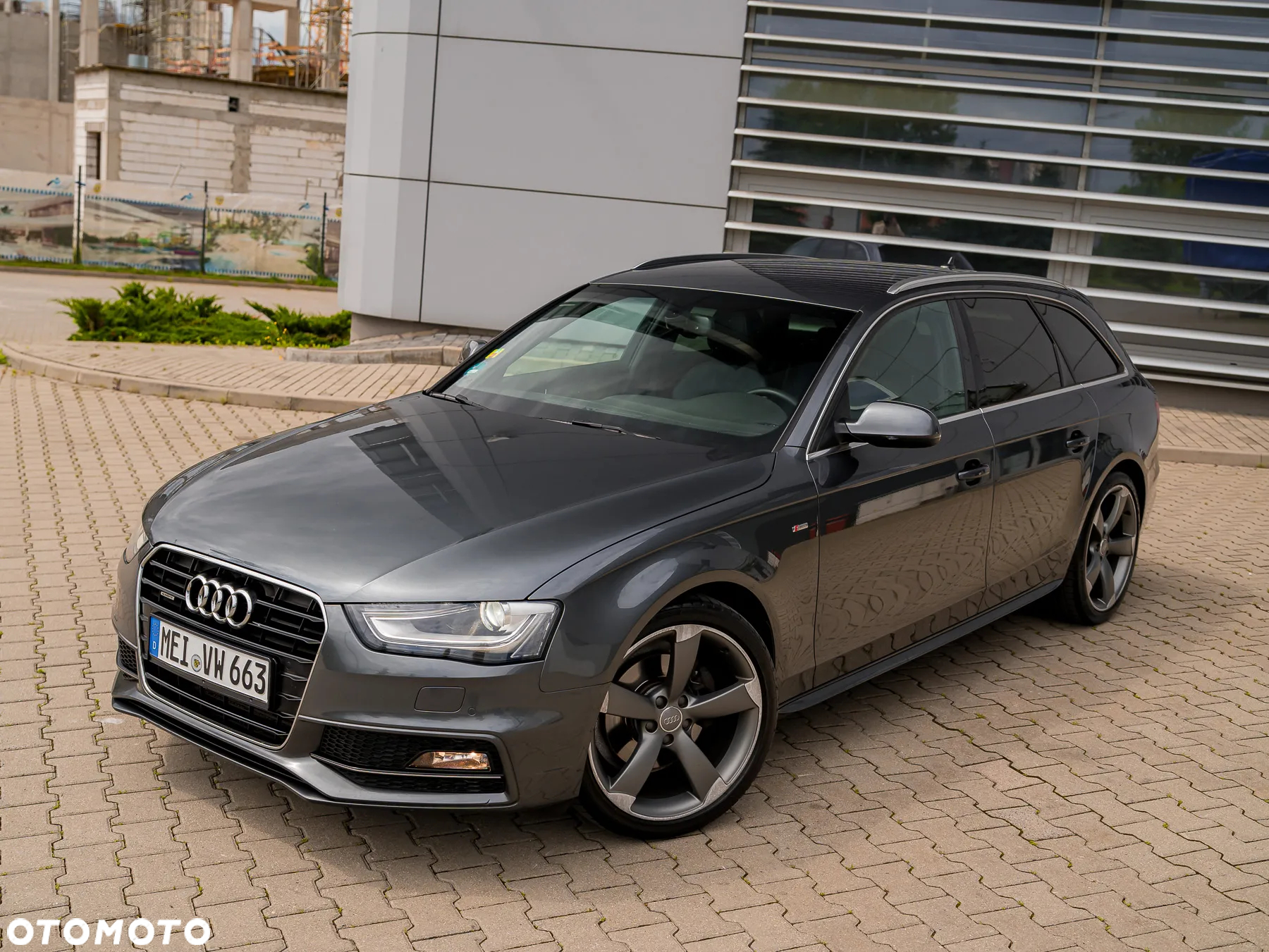 Audi A4 Avant 2.0 TDI DPF quattro S tronic S line Sportpaket - 13