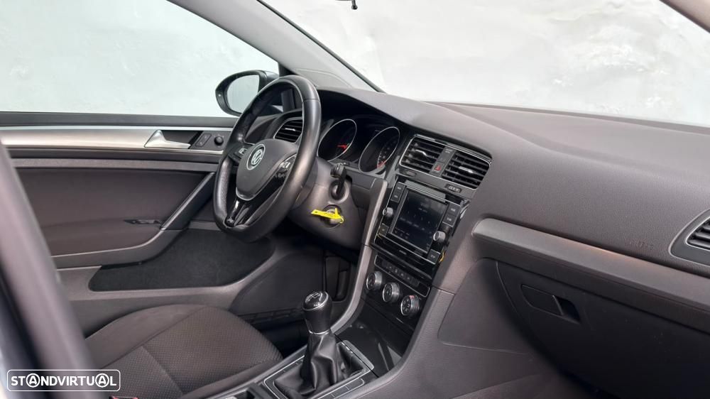 VW Golf 1.6 TDI Trendline - 23
