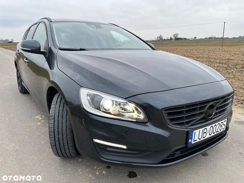 Volvo V60 D3 Drive-E Dynamic Edition (Momentum) - 17