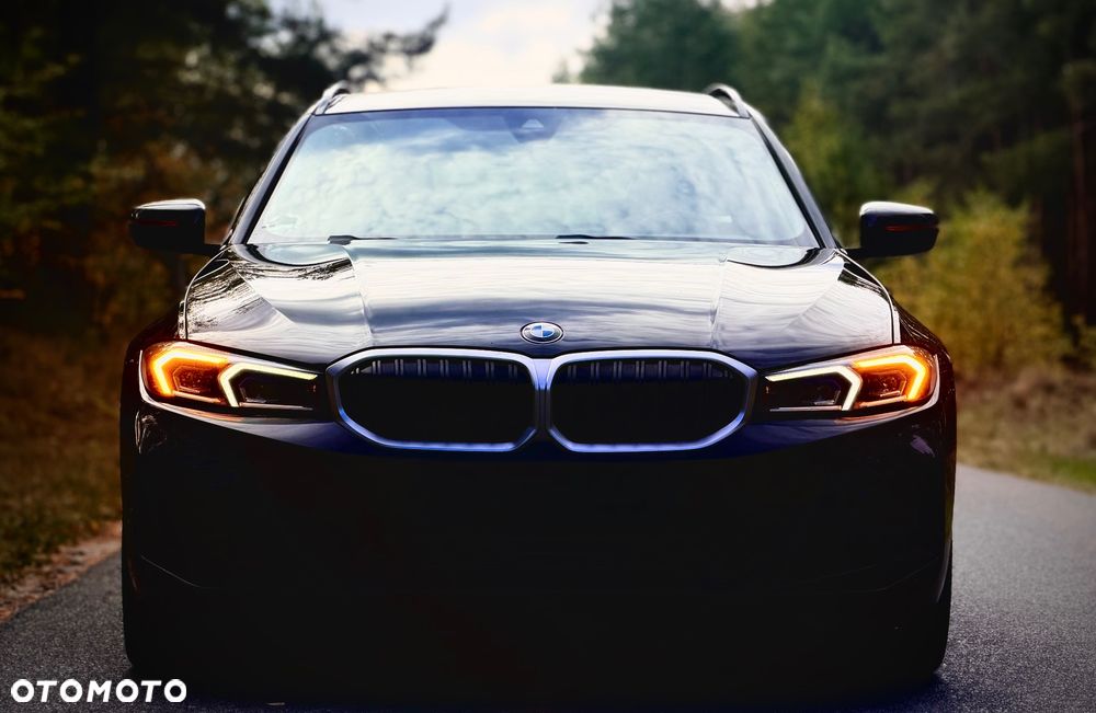 BMW Seria 3 318d MHEV - 15