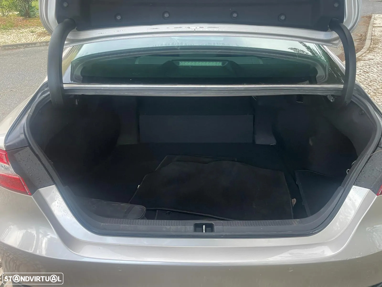 Toyota Camry 2.5 Hybrid Luxury - 14