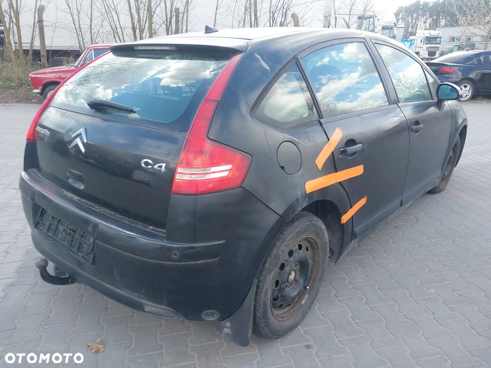 Citroen C4 I przedlift silnik 1.6 16v NFU 109 KM 10FX5G TU5JP4 skrzynia biegów drzwi maska zderzak klapa błotnik EXL belka szyba listwa panel podsufitka podszybie ramiona wycieraczek osłona zwrotnica mcperson pompa tłumik półoś czujniki parkowania moduł hak holowniczy kompletny zacisk CAŁY NA CZĘŚCI - 13