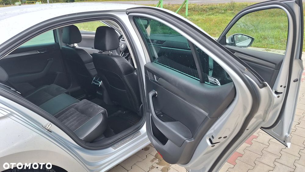 Skoda Superb 2.0 TDI 4x4 Style DSG - 8