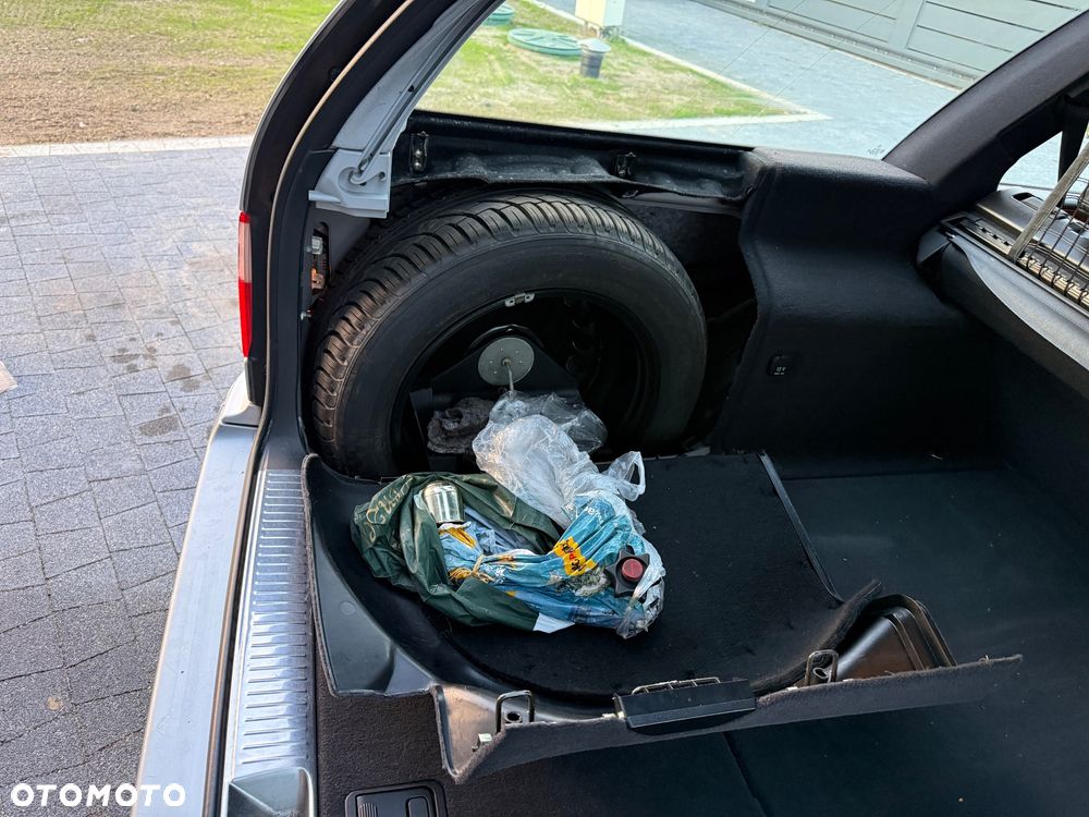 Mercedes-Benz Klasa E 320 T Avantgarde - 38