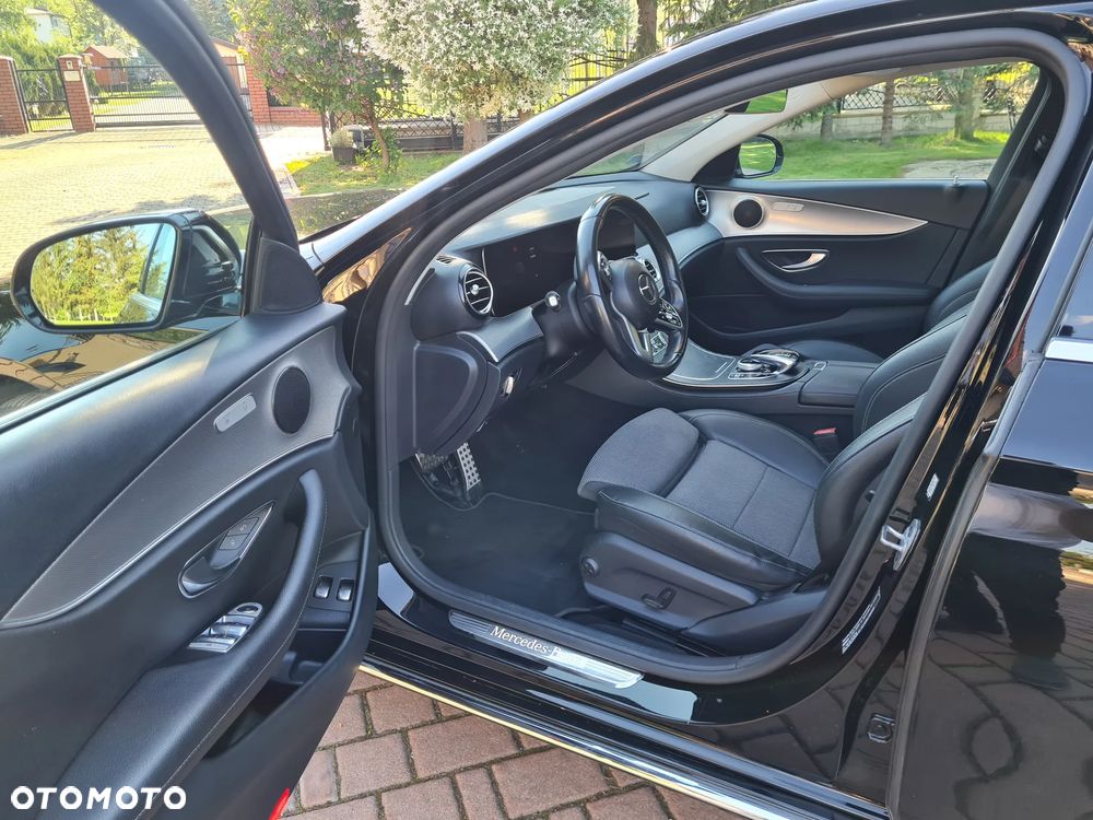 Mercedes-Benz Klasa E 300 de 9G-TRONIC - 9