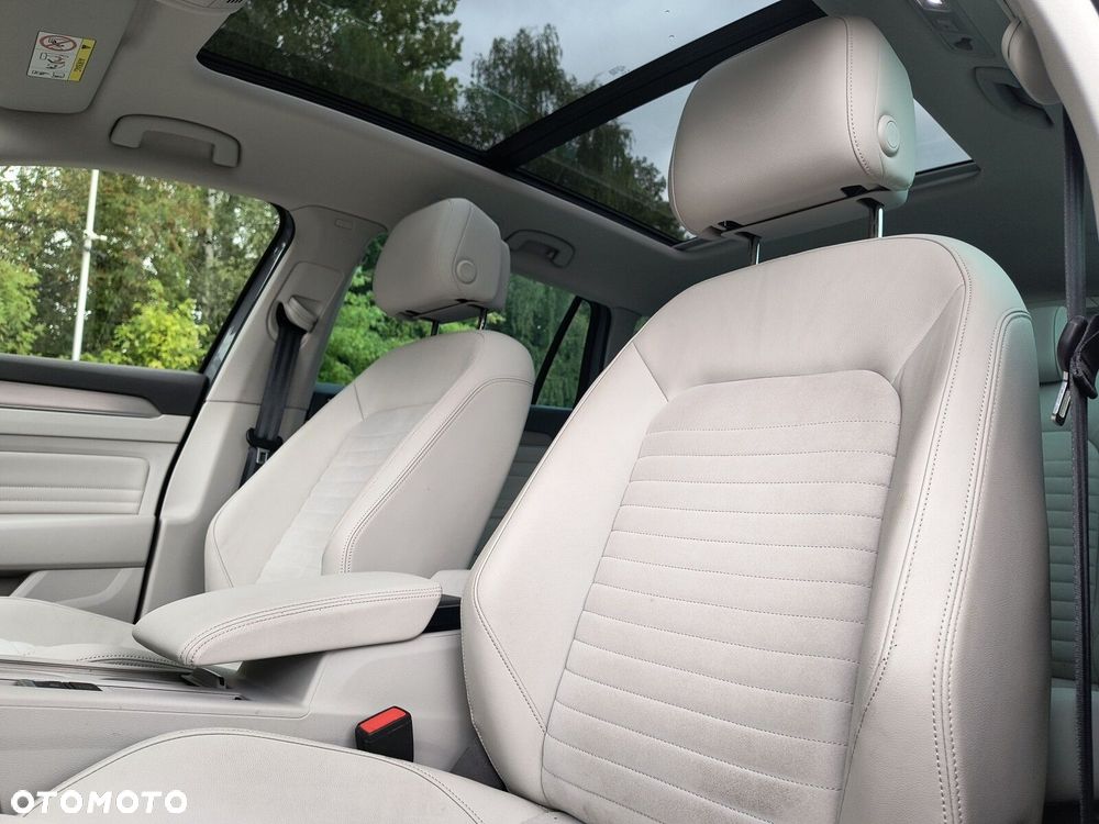 Volkswagen Passat Variant 2.0 TDI Elegance DSG - 27