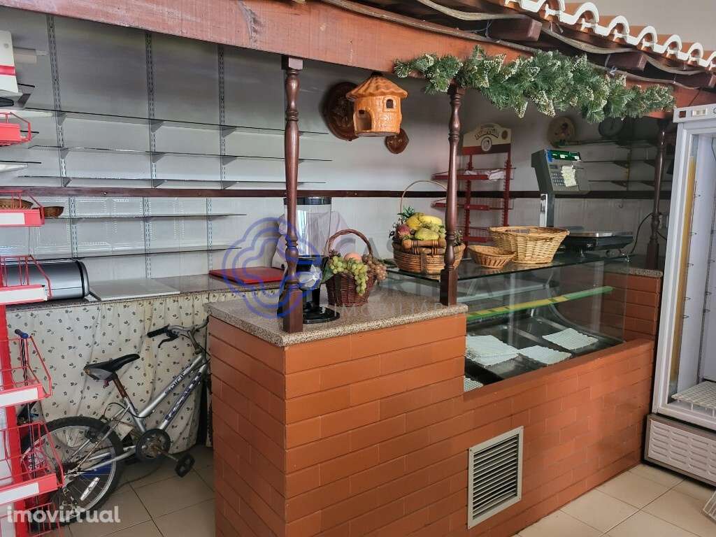 LOJA PARA TRANSFORMAR EM HABITAÇÃO OU COMERCIO - Grande imagem: 2/16