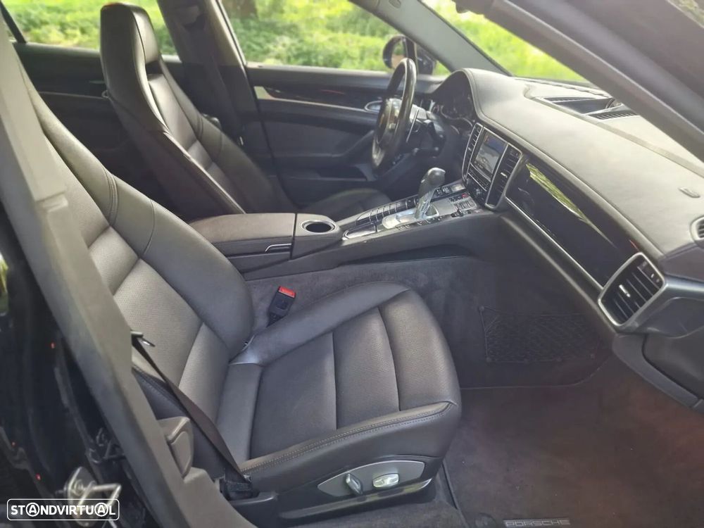 Porsche Panamera - 42