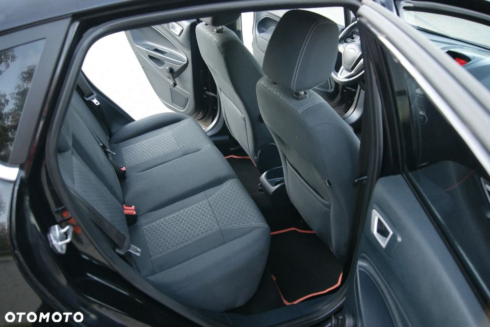 Ford Fiesta - 34