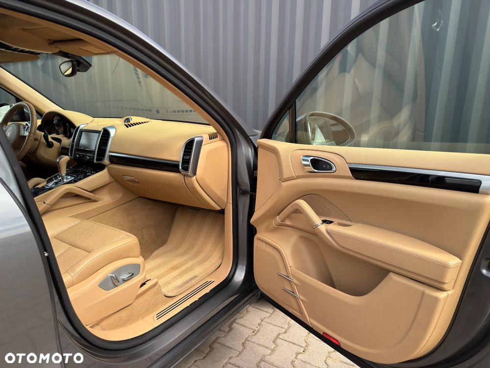 Porsche Cayenne Standard - 17