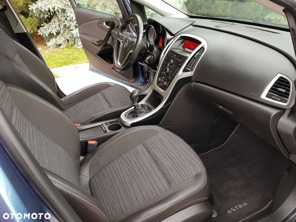 Opel Astra 1.4 Turbo Exklusiv - 22