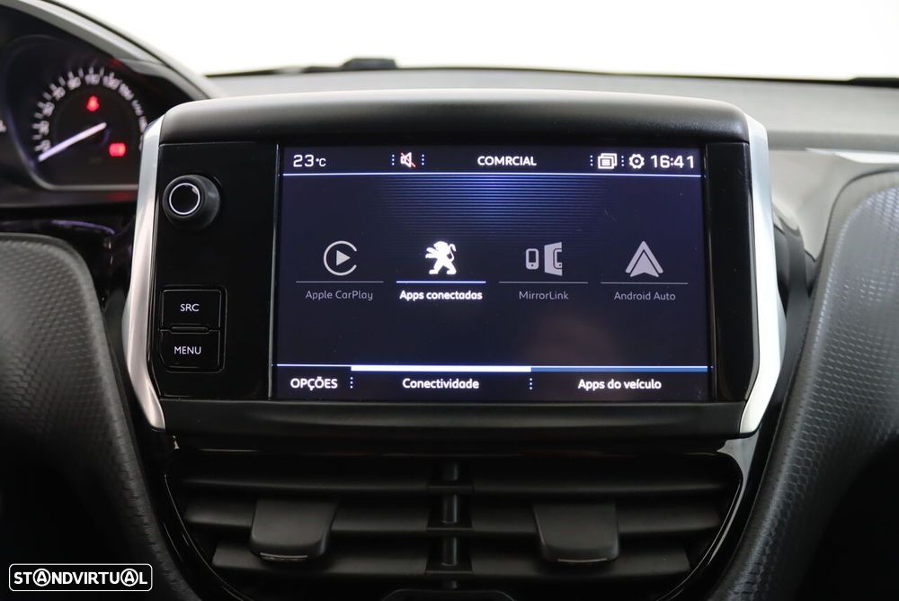 Peugeot 208 1.2 PureTech Signature EAT6 - 23