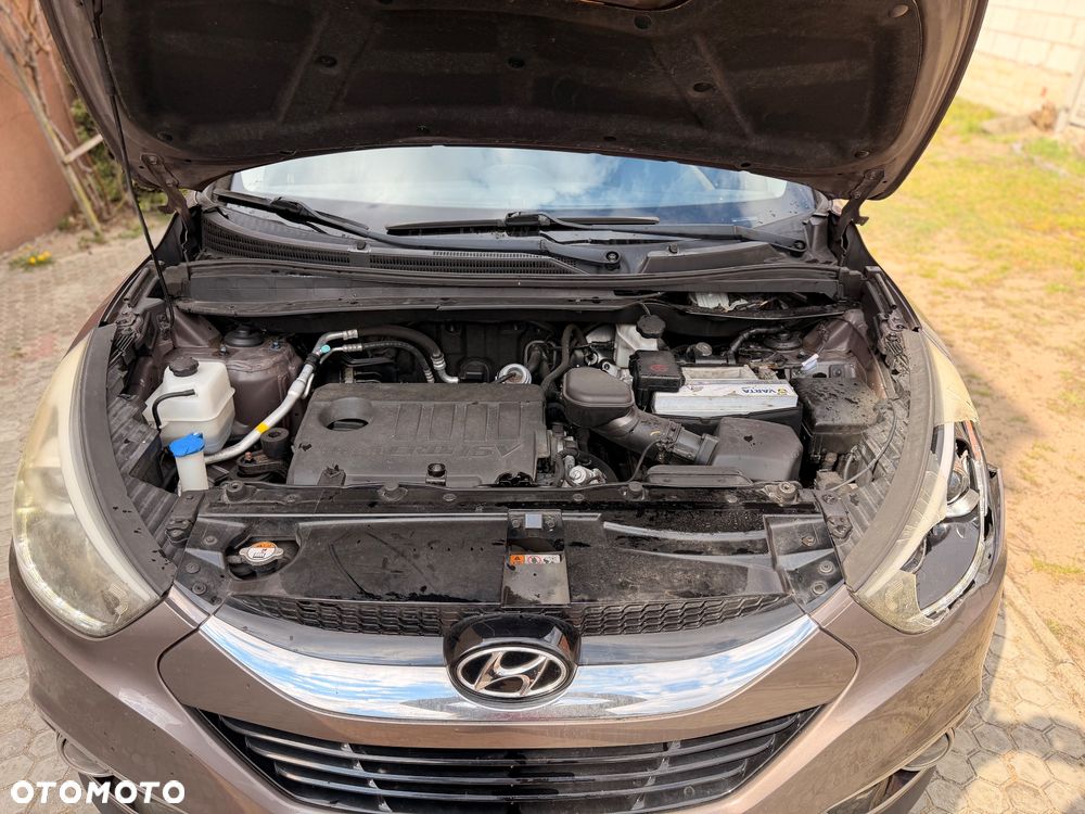 Hyundai ix35 1.7 CRDi 2WD blue Finale Gold - 16