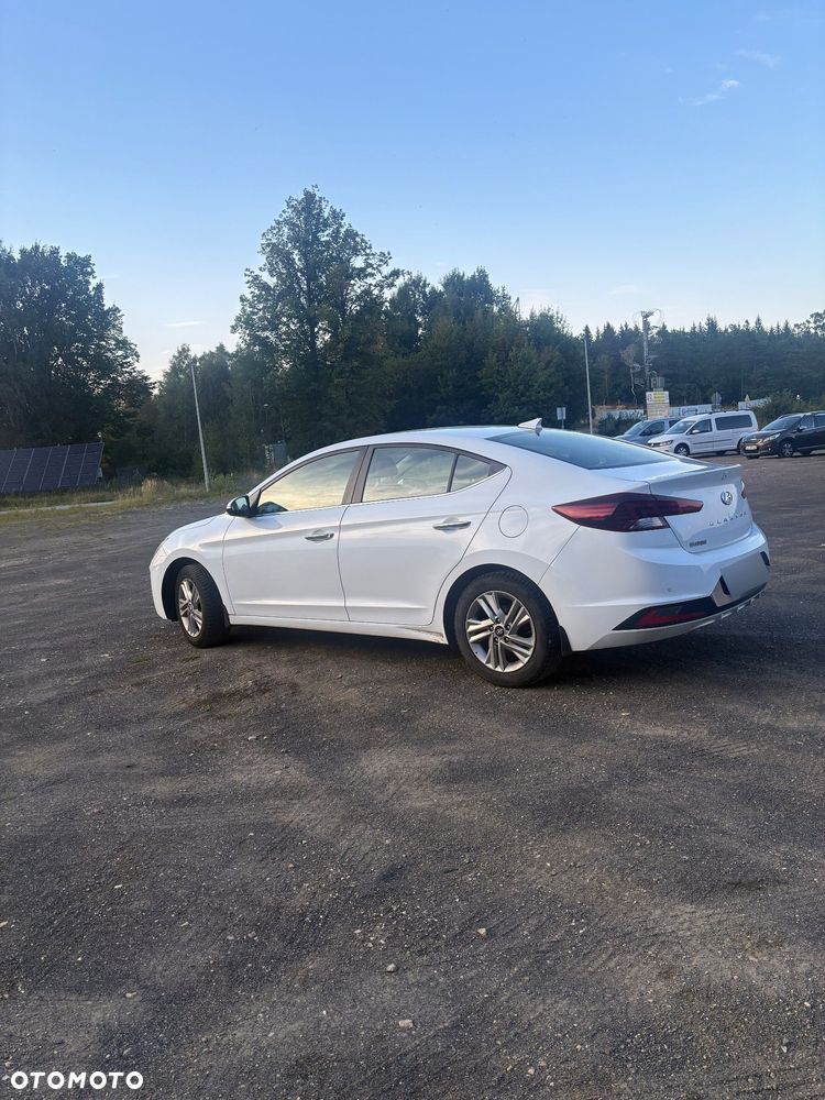 Hyundai Elantra 1.6 Comfort - 6