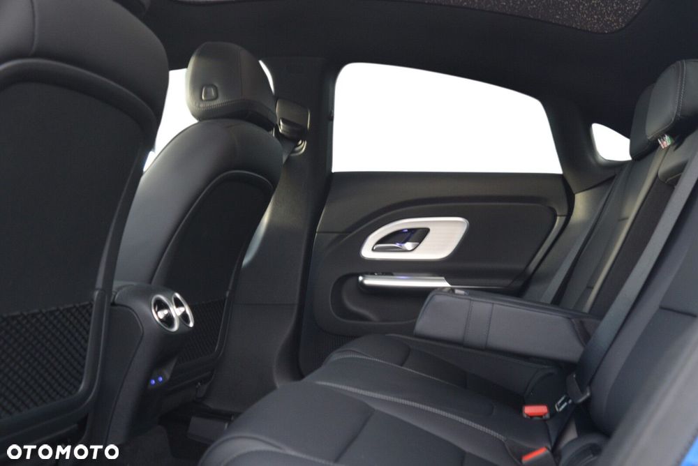 Mercedes-Benz CLA - 9