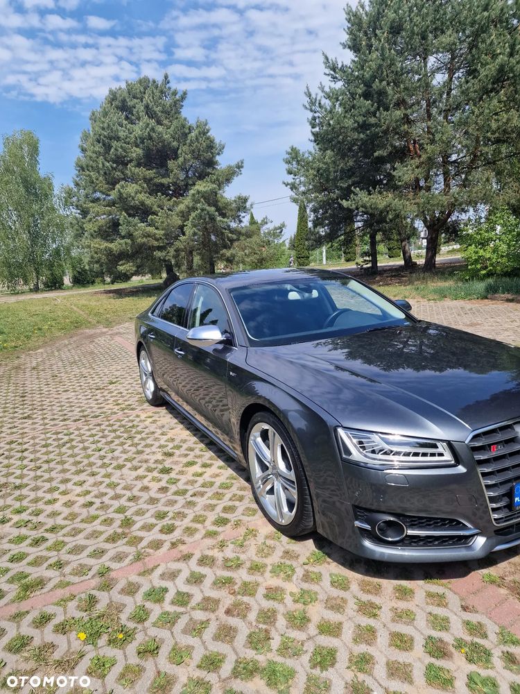 Audi S8 - 11