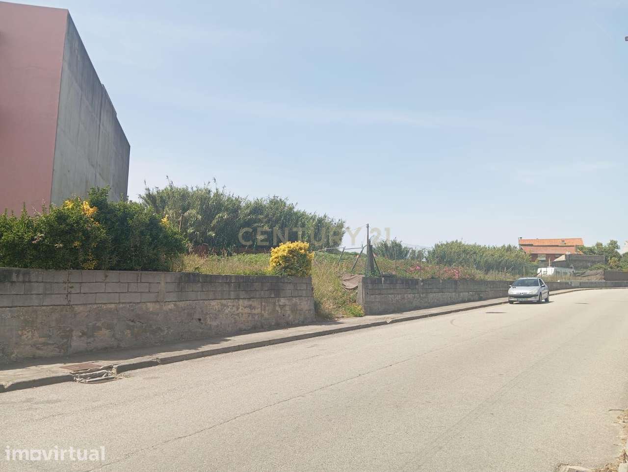 Terreno com Viabilidade de Construção a 200m da Praia – Vila Chã, Vila - Grande imagem: 2/18
